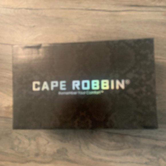 NWT CAPE ROBBIN AIGO GOLD STUDDED LACE UP HEELS PRINT 5.5 - Picture 6 of 8